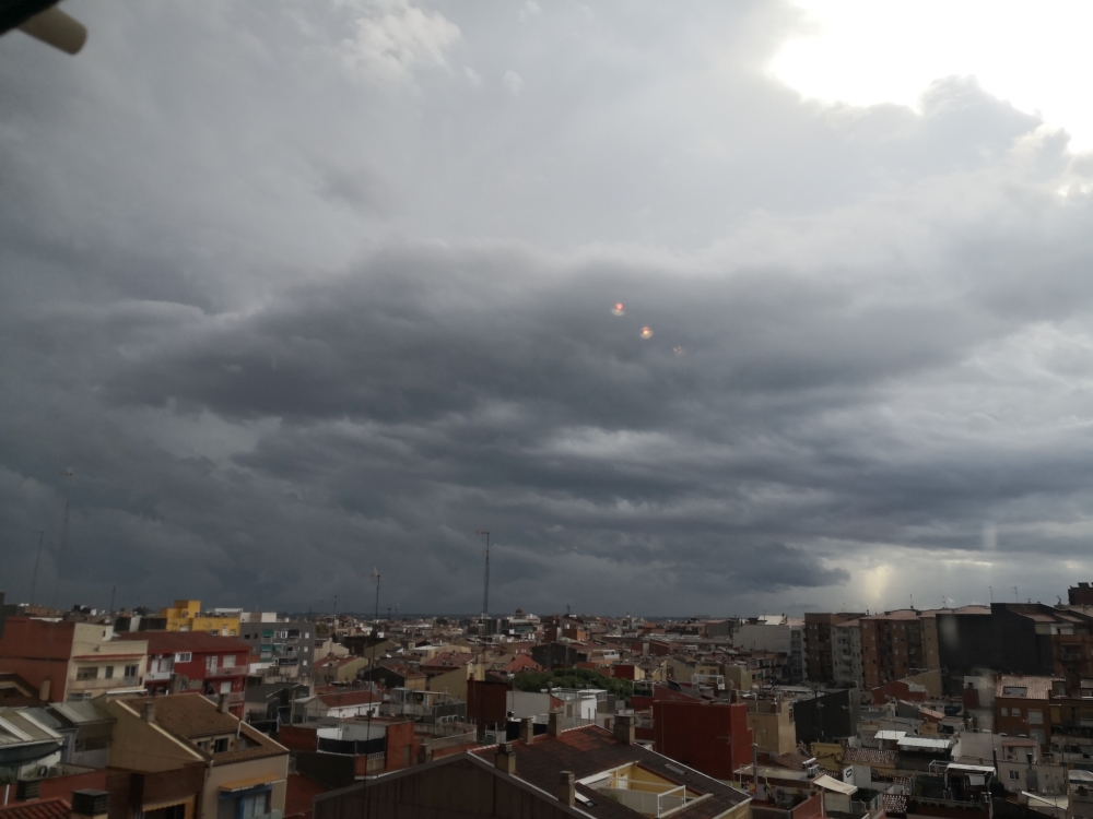  Nubes y claros de luz.
