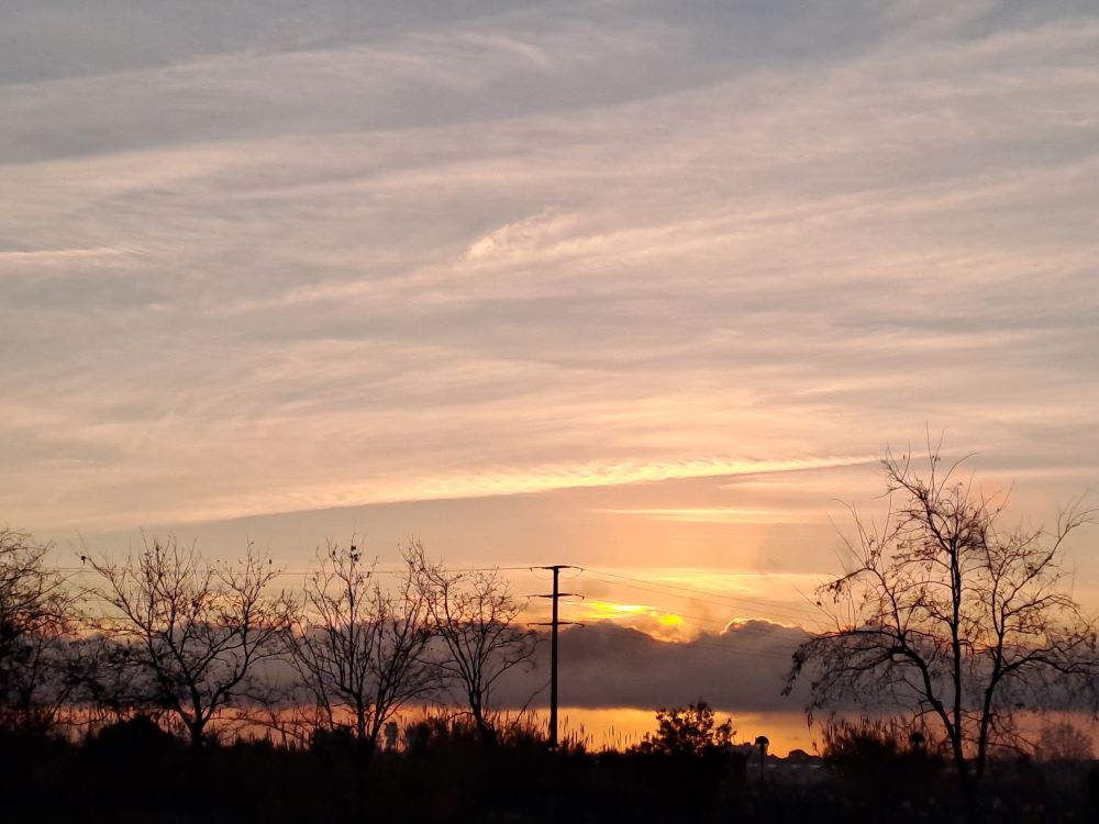 Nube Kelvin-Helmholtz  y amanecer
