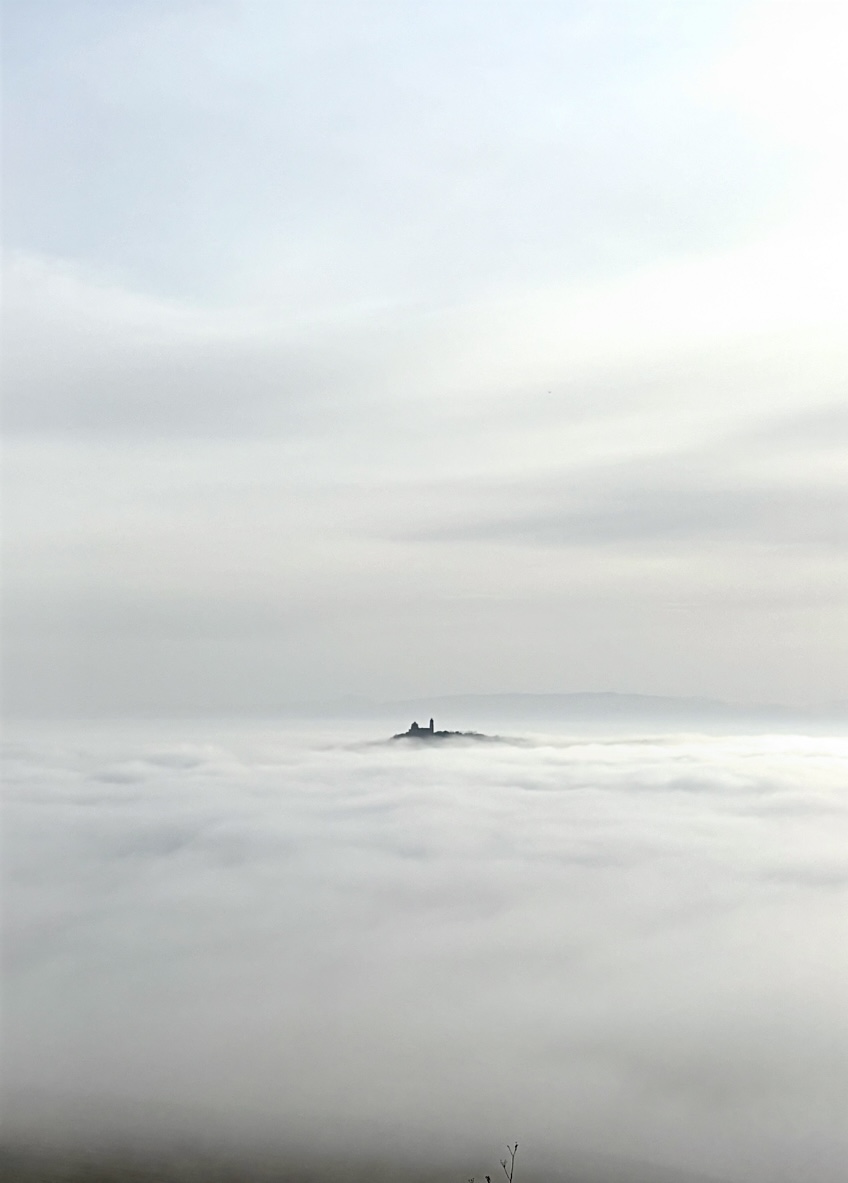 San Gregorio sobre las nubes
