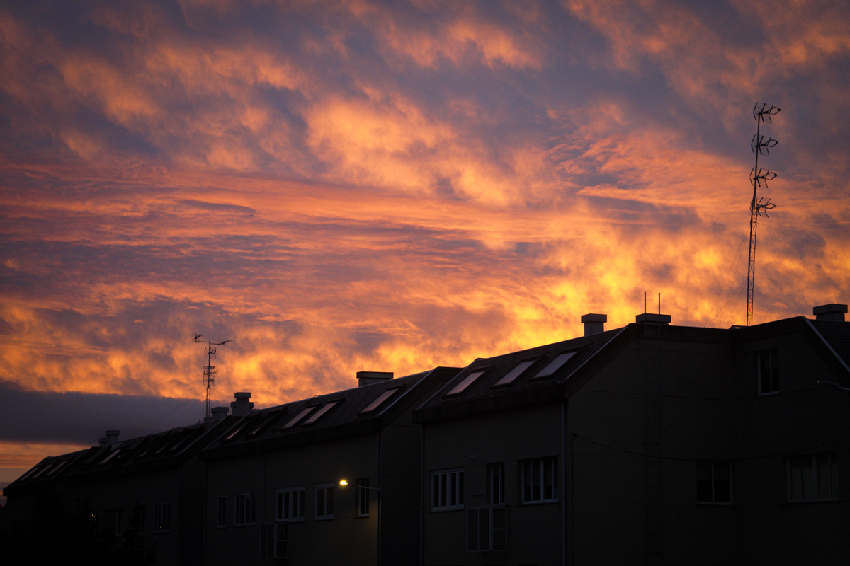 Puesta de sol desde mi piso en Coruña.
