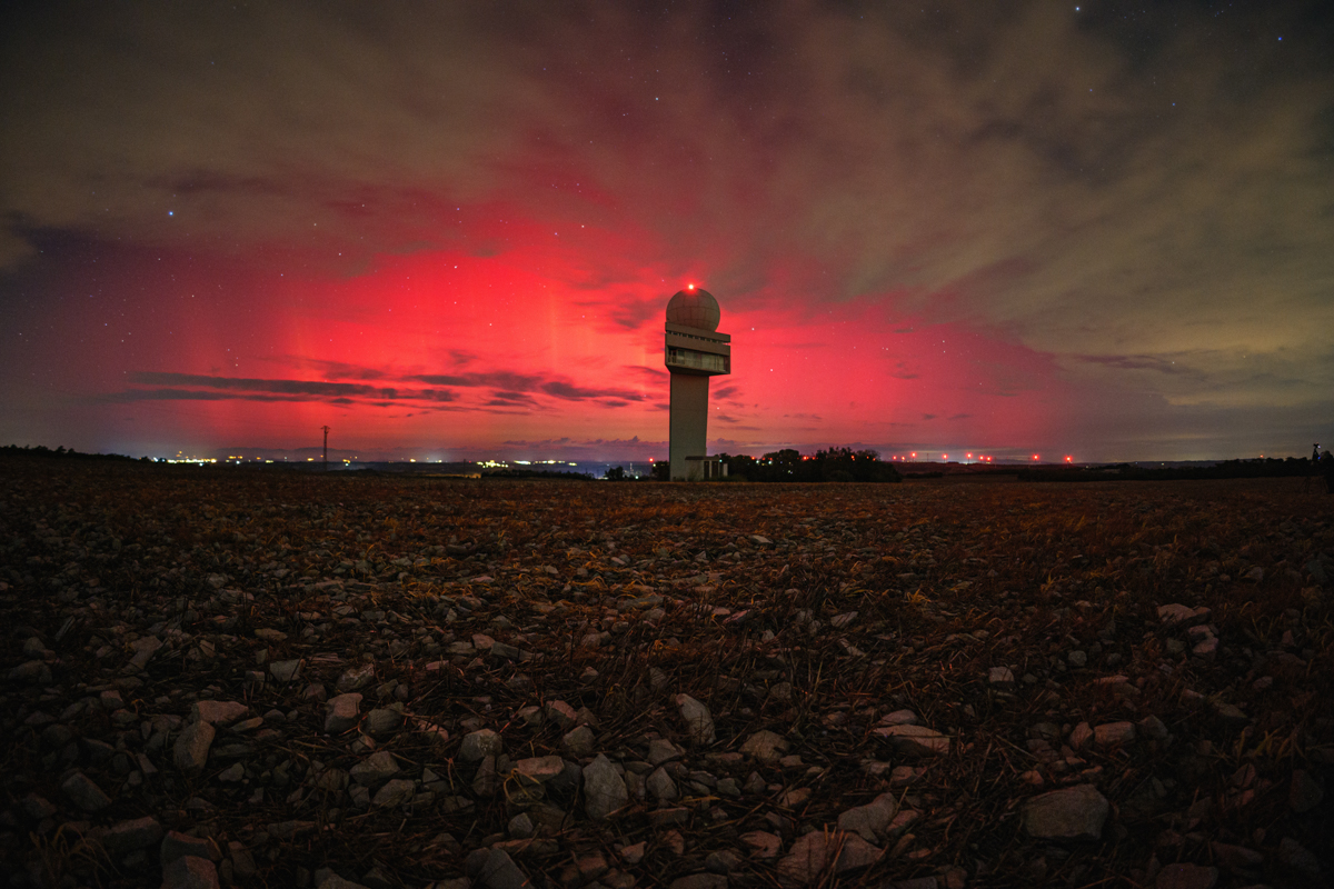 Una perspectiva muchos más panorámica de la Aurora SAR capturada en el radar meteorológico de la Panadella la noche del 10 al 11 de octubre de 2024.
